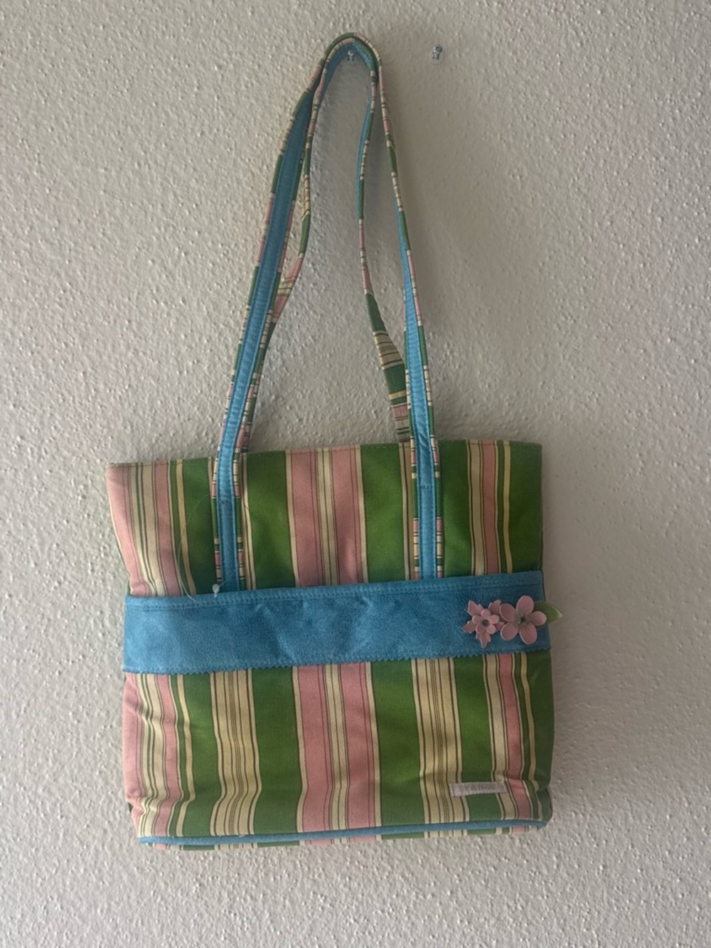 Stripped shoulder bag